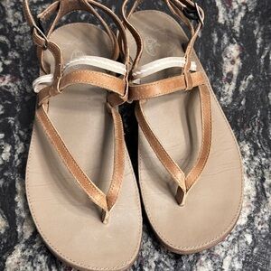 Chaco Tan Leather Sandals Women’s 7